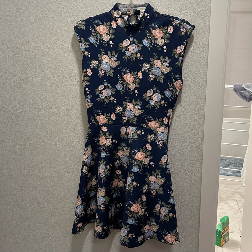 Forever 21 Floral Mock Neck, Wide Sleeve Dress